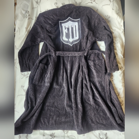 FTD Bathrobe - Picture 9 of 9